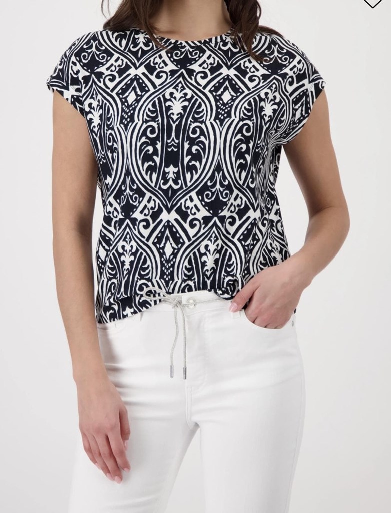 Foto 1 Camiseta estampada blanca y negra