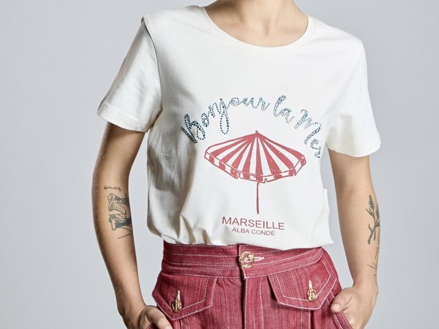 Camiseta sombrilla granate