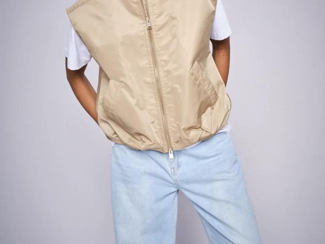 Chaleco abullonado beige