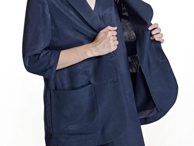 Chaqueta azul marino de Alba Conde