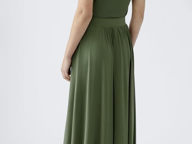 Falda larga verde con vuelo