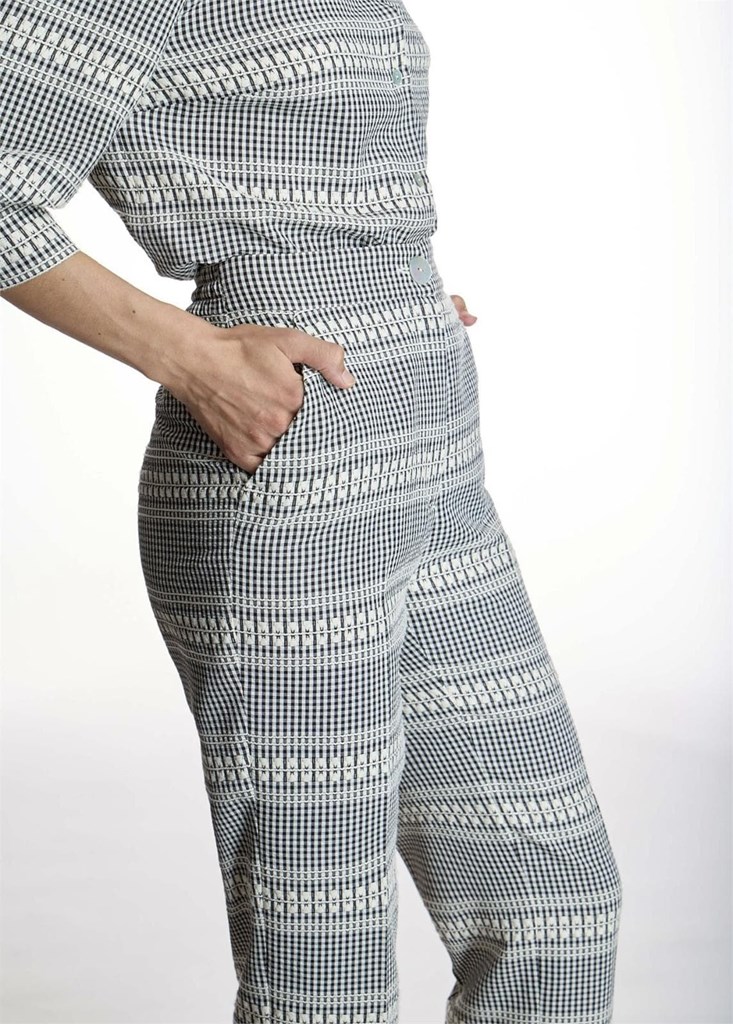 Foto 2 Pantalón cuadro vichy bordado