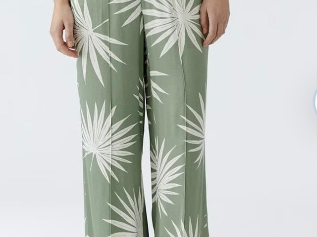 Pantalón estampado palmeras