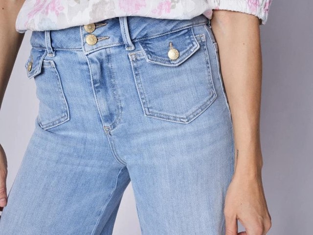 Pantalón vaquero con bolsillos delanteros. 