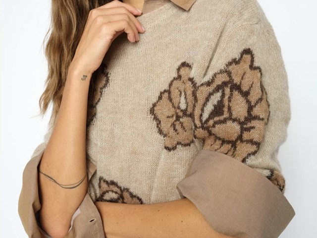 Suéter topo con print floral