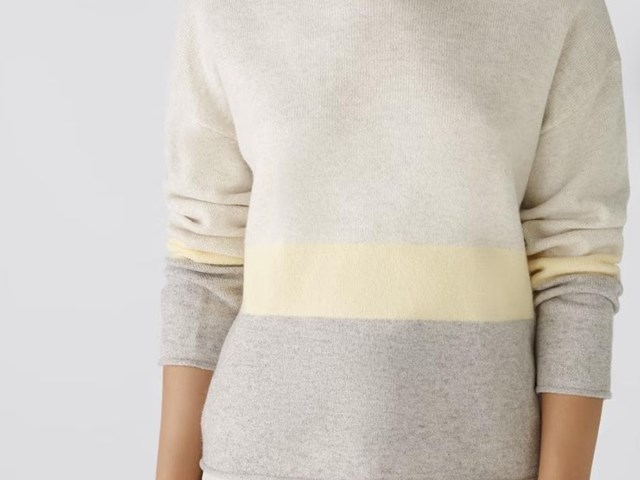 Suéter tricolor suave