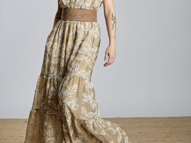 Vestido camel bordado