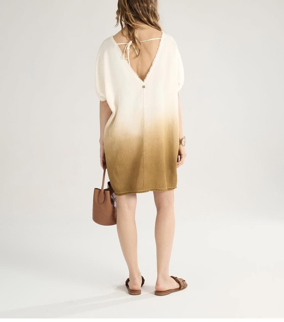 Foto 2 Vestido corto beige degradado. 